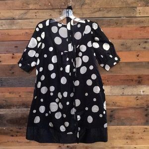 Cute as heck balck and white tunic